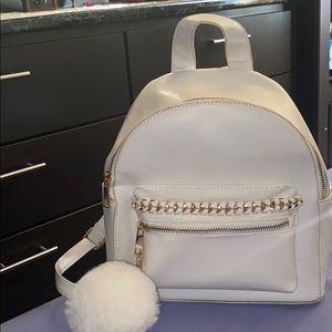 ✨Ardene ✨ Cuteness ! A small fashion backpack